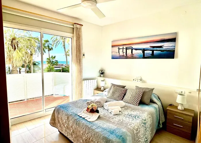 Seafront Ribera 公寓 *