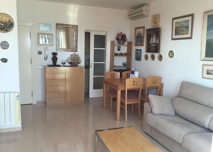 Seafront Ribera 公寓 *